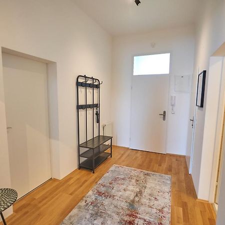 Trendy Apartment 2 Zimmer Zentral Gelegen فيينا المظهر الخارجي الصورة
